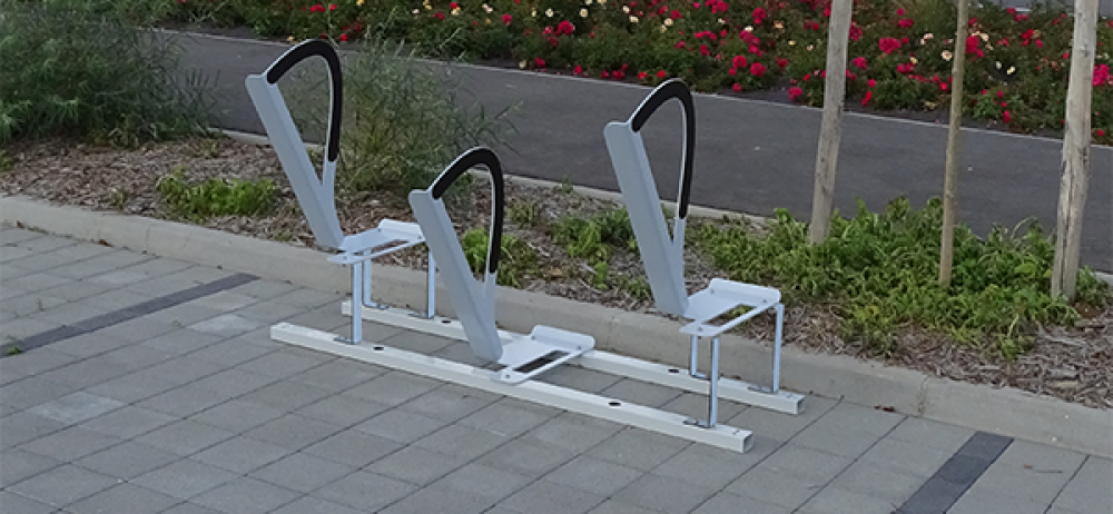 rack stationnement vélos 2 niveaux zephyr urbanéo