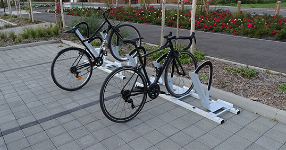 racks-stationnement velos-zephyr-2-niveaux-urbaneo