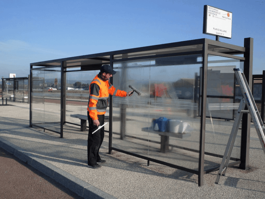 urbaneo-nettoyage-abribus-mamp