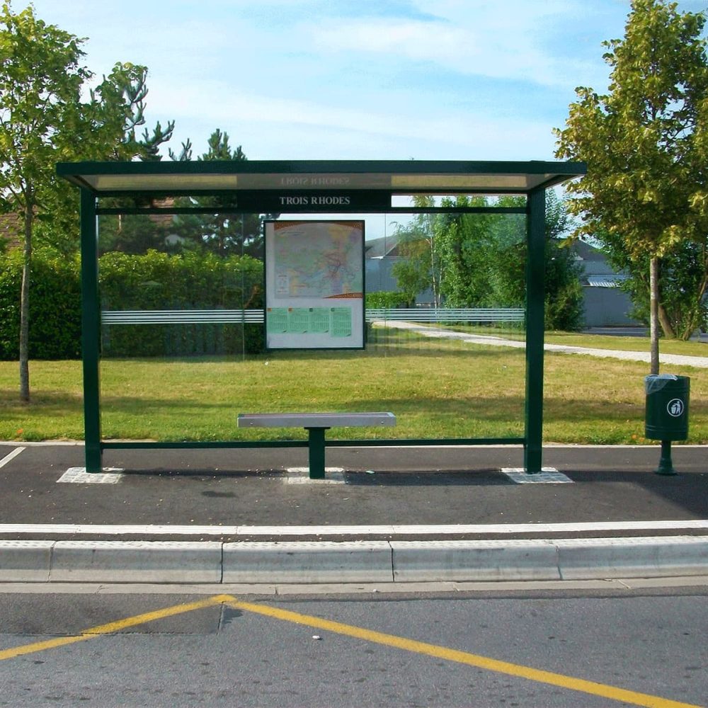 Urbanéo Abri bus CIRRUS auvent commune de Vaux-le-Pénil avec banc et cadre horaires Urbanéo Abri bus CIRRUS auvent commune de Vaux-le-Pénil avec banc et cadre horaires
