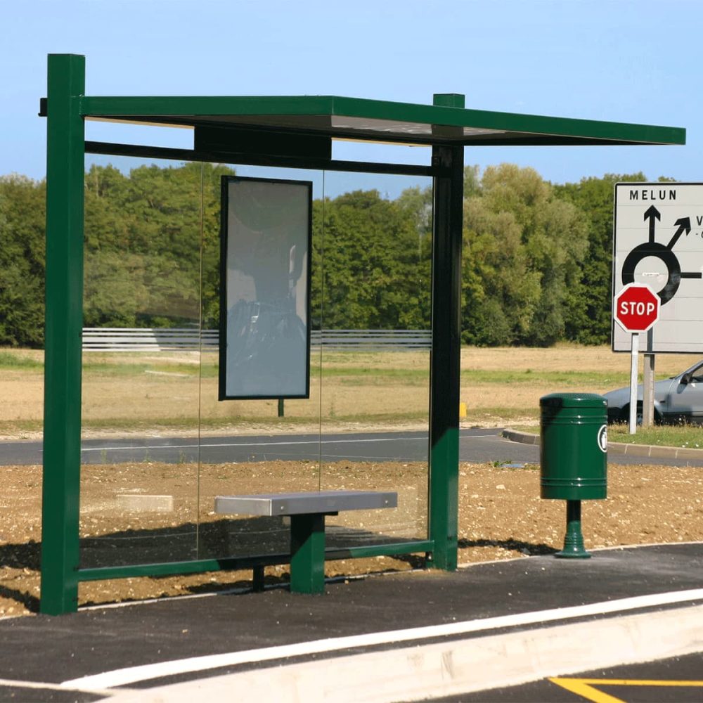Abri bus CIRRUS auvent pour la commune de Vaux-le-Pénil avec banc métal et cadre plan horaires et réseaux Abri bus CIRRUS auvent pour la commune de Vaux-le-Pénil avec banc métal et cadre plan horaires et réseaux