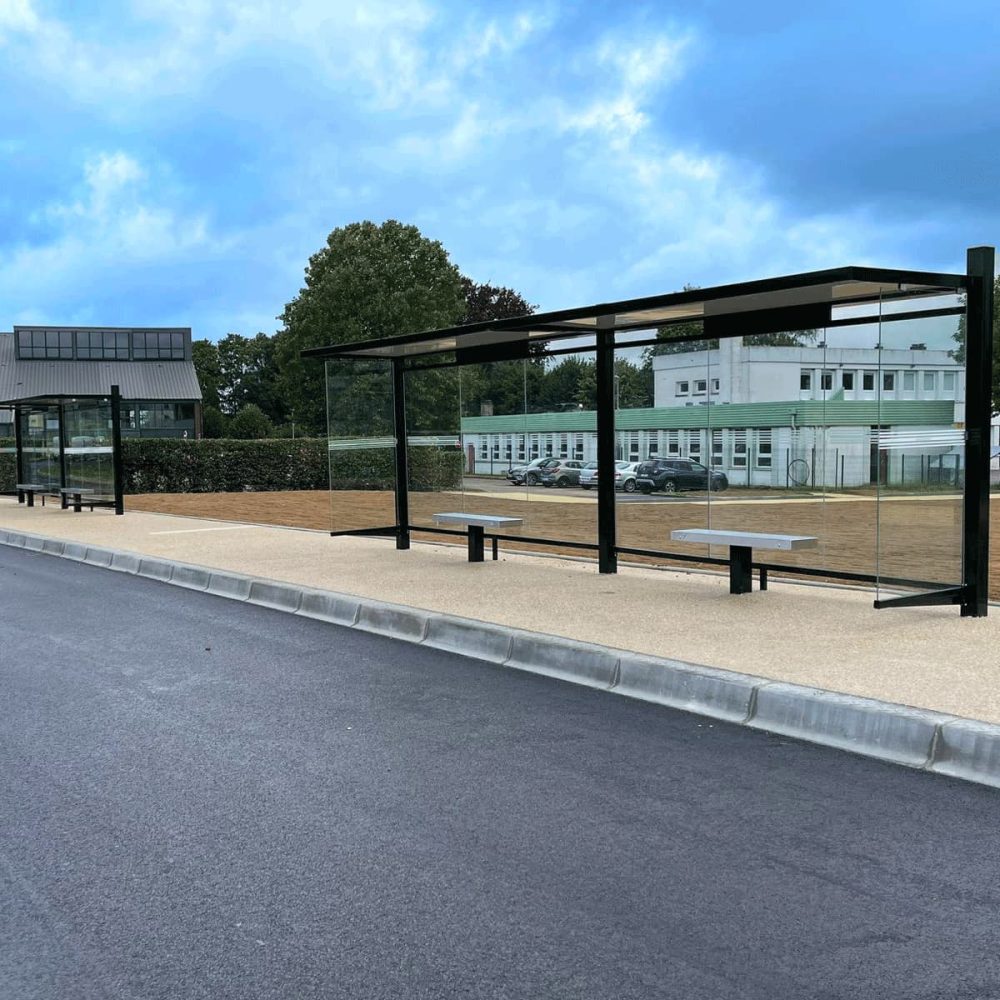 Mobilité urbaine - Abri bus CIRRUS double Urbanéo pour points d'arrêt à haute fréquentation commune La Saussaye Mobilité urbaine - Abri bus CIRRUS double Urbanéo pour points d'arrêt à haute fréquentation commune La Saussaye