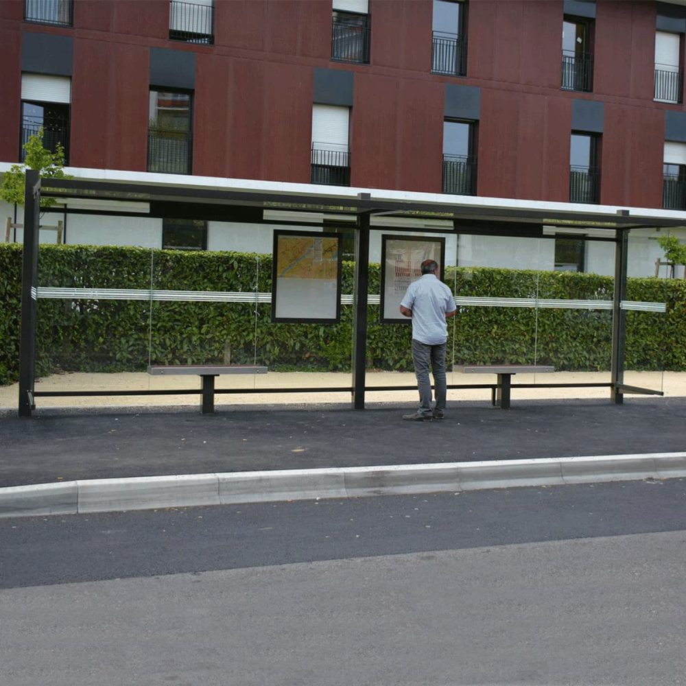 Réseau Azalys de l'agglomération bois abribus Urbanéo CIRRUS double mobilité urbaine banc métal et cadres horaires Urbanéo Réseau Azalys de l'agglomération bois abribus Urbanéo CIRRUS double mobilité urbaine banc métal et cadres horaires Urbanéo