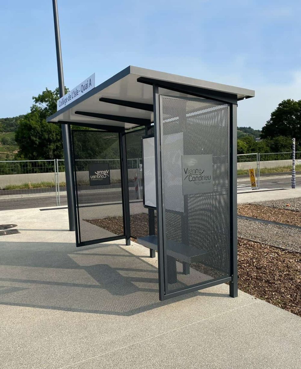 Abri bus scolaire Urbanéo agglomération Vienne-Condrieu