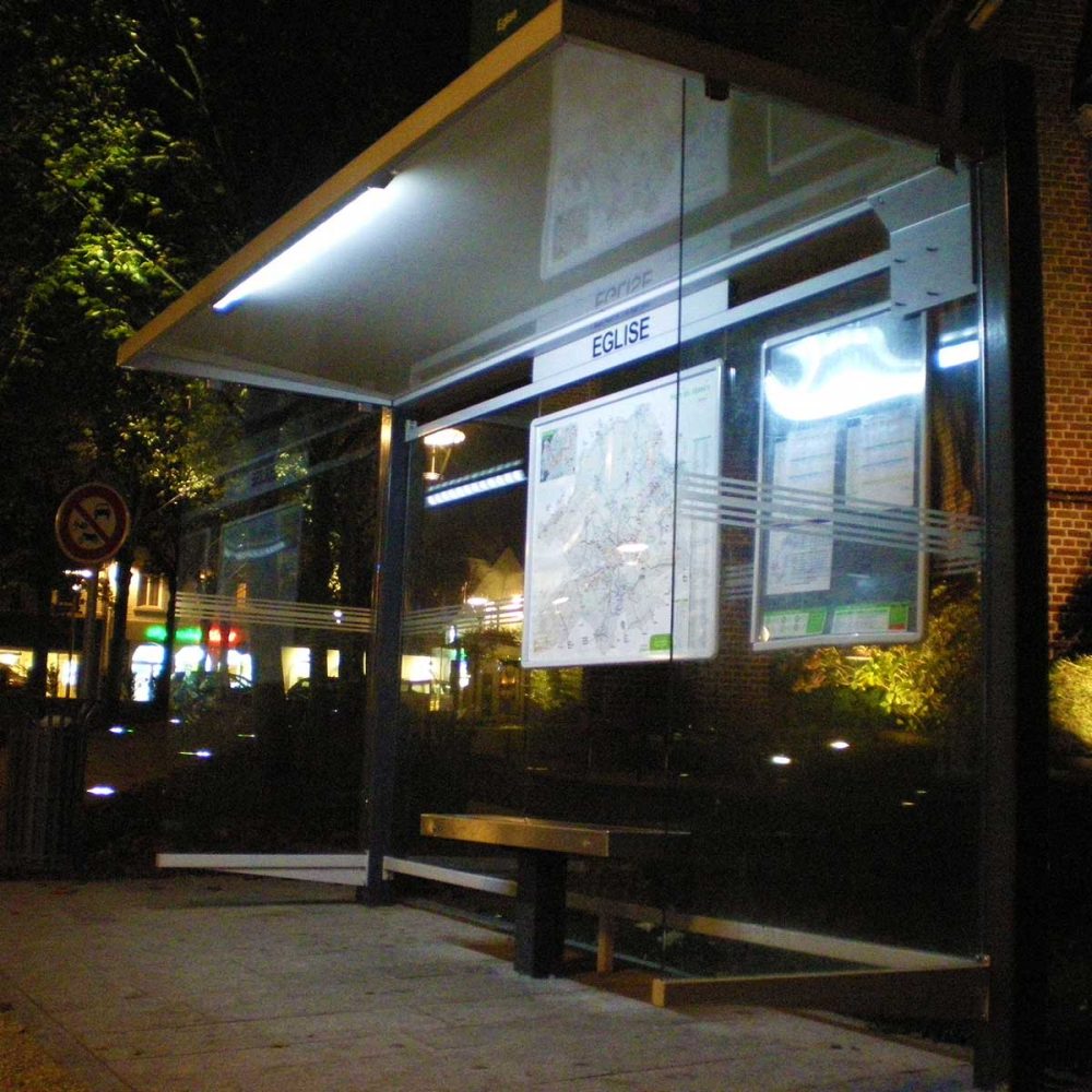 Mobilité urbaine - Abribus CIRRUS solaire pour la MEL Métropole Européenne de Lille