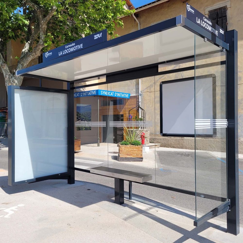 Cadre Clic Clac sur abribus CIRRUS Urbanéo pour Coeur du Var