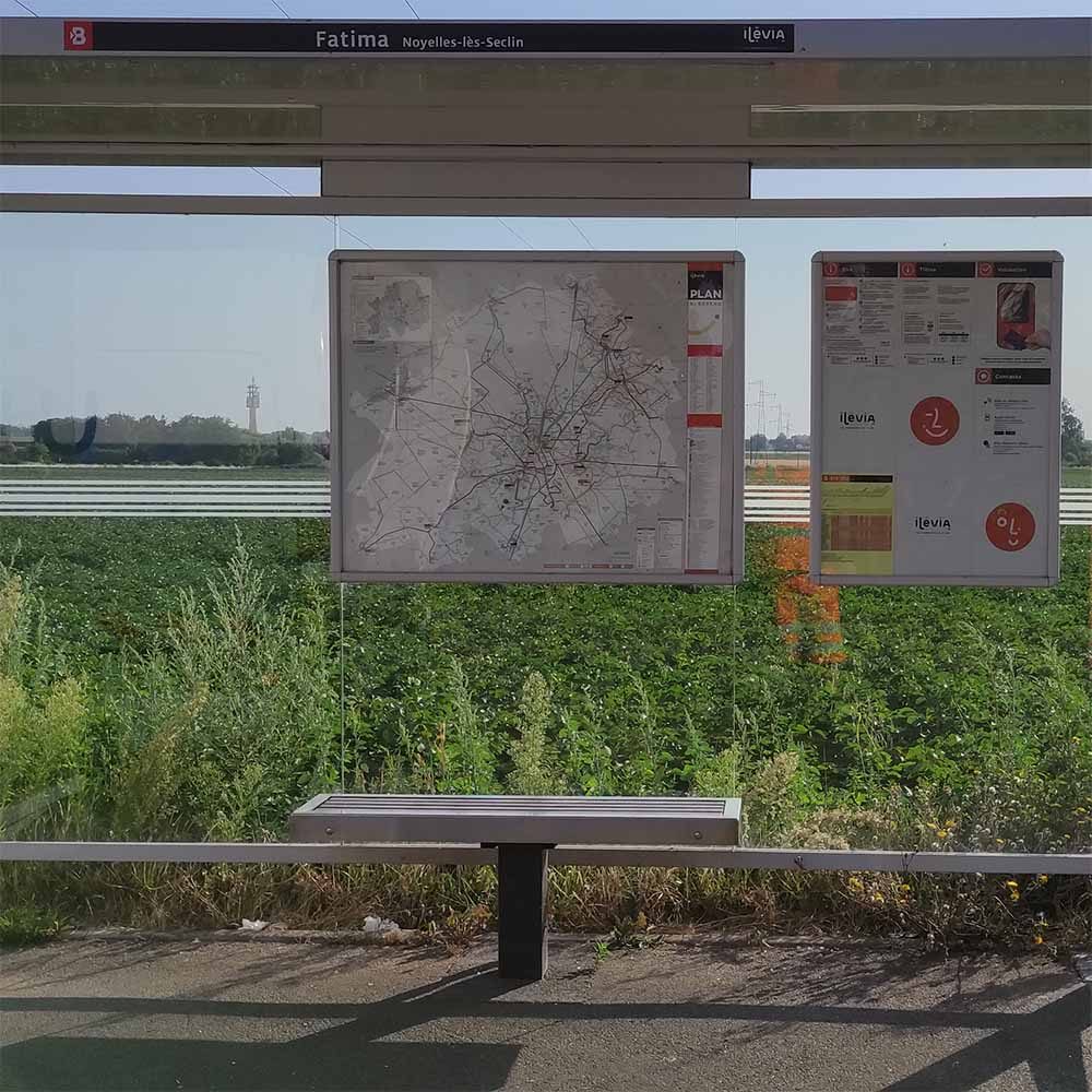 Cadre clic clac Urbanéo et cadre horaire abri voyageurs Keolis Lille