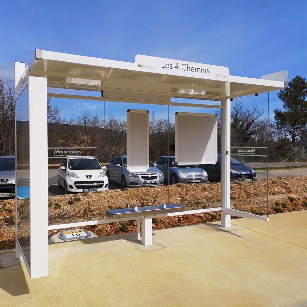 Cadre Clic Clac Urbanéo sur abri voyageurs à caisson publicitaire Provence Verte