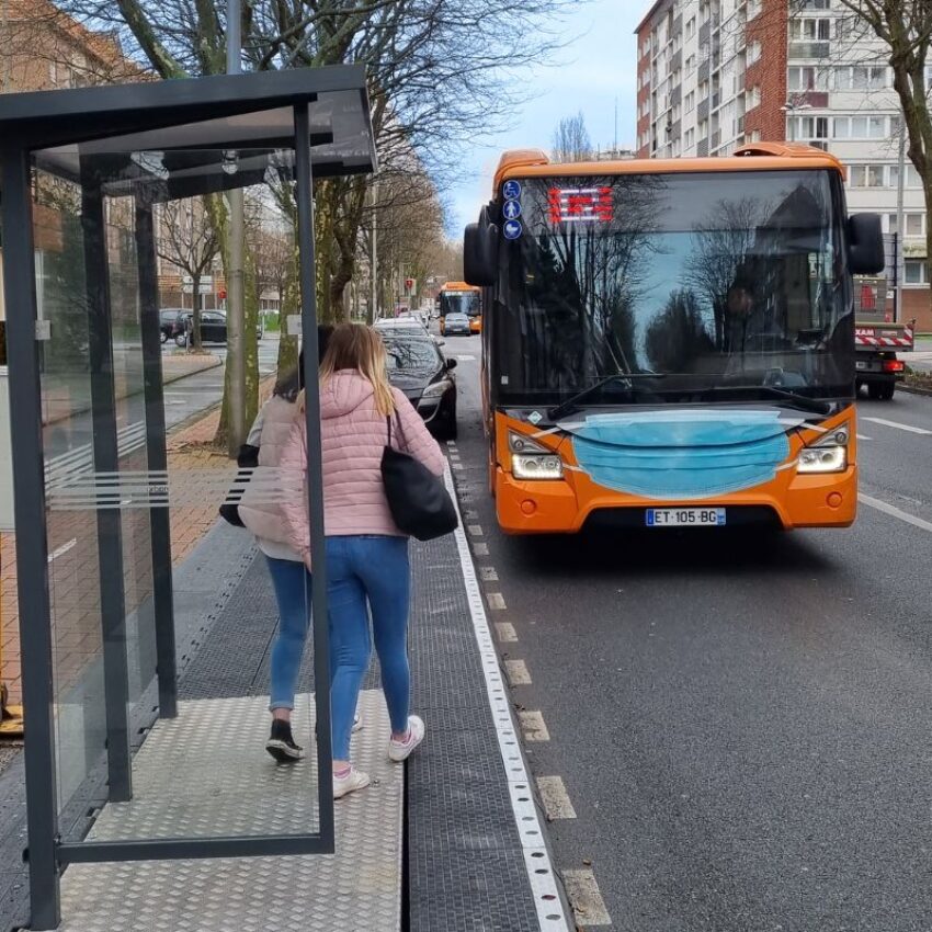 Quai provisoire ZICLA® abri voyageurs scolaire Urbanéo CUD