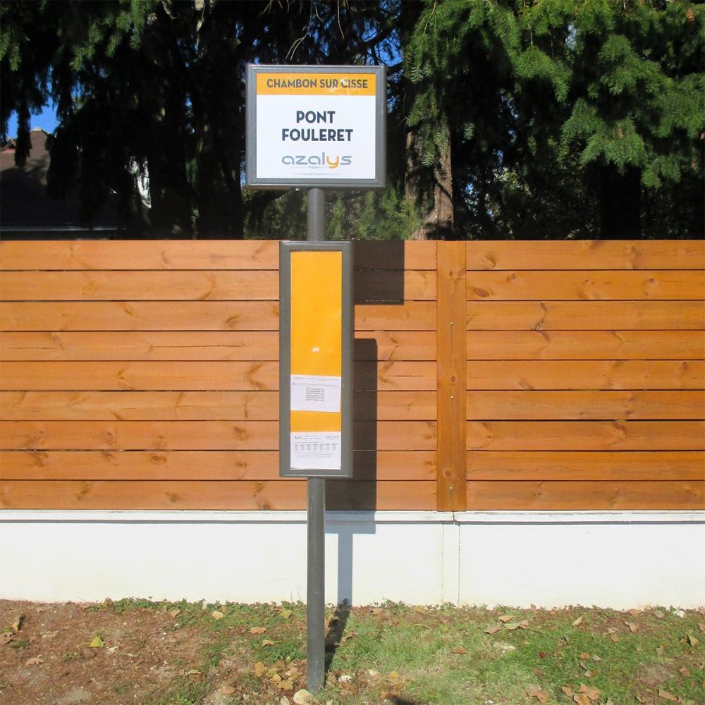 Urbanéo poteaux d'arrêt GAYANT cadre horaire et tête de poteau