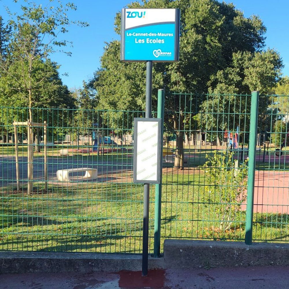 poteau d'arrêt de bus ERIS Urbanéo Département du Var poteau d'arrêt de bus ERIS Urbanéo Département du Var