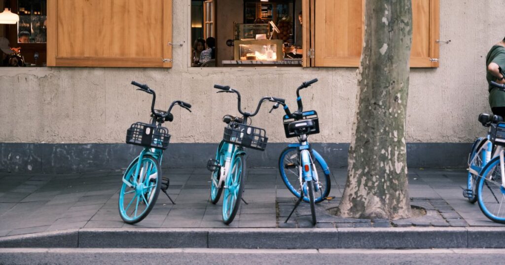 vélo qui ne sont pas attachés en ville, risque de vol