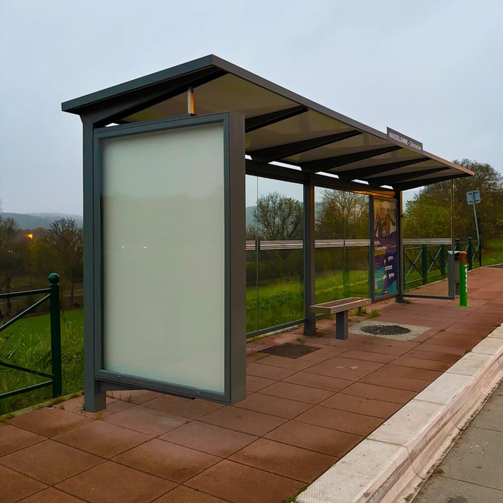 Photo abribus Helios double caissons publicitaires région grand est