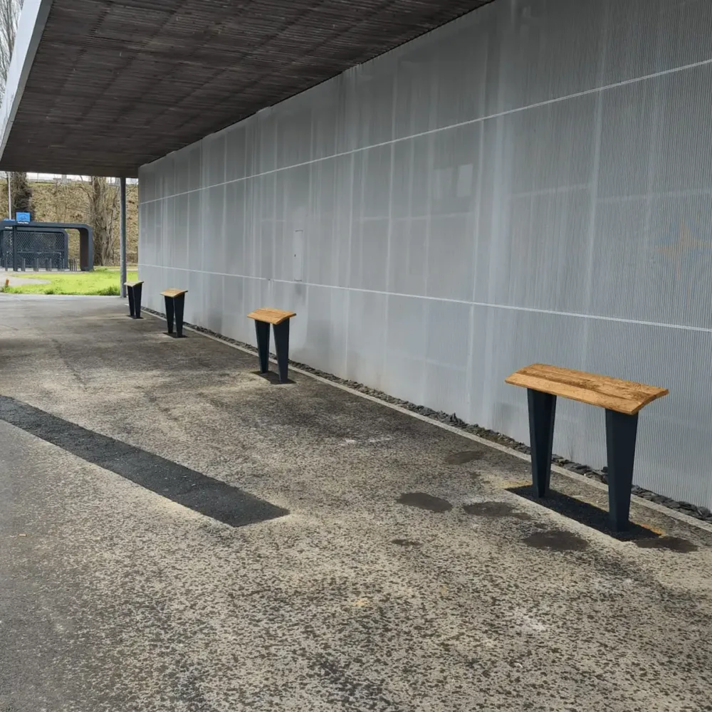 Gare Epinay-sur-Orge série de 4 appuis ischiatiques, assis-debout avec assise bois